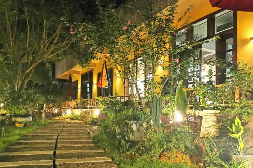 yangshuo eden inn