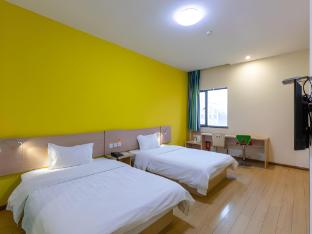 7 days inn nanjing jiangjun avenue hehai university metro station