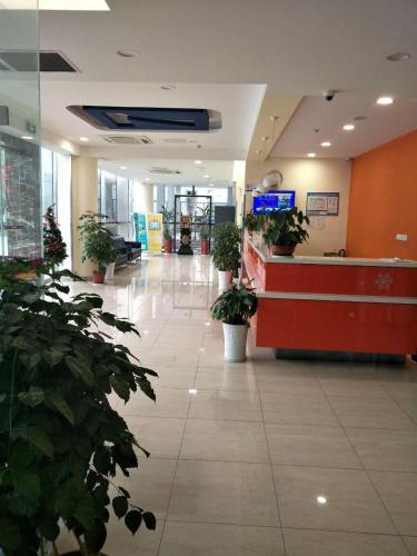 7 days inn nanjing jiangjun avenue hehai university metro station