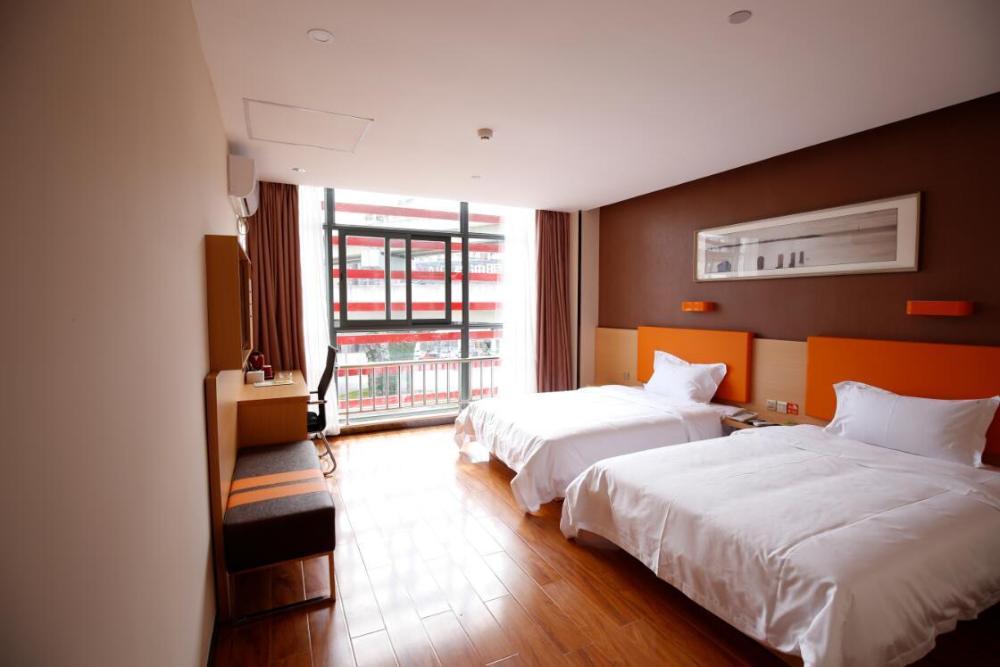 7 days premium chengdu du fu cottage southwestern university of finance metro station