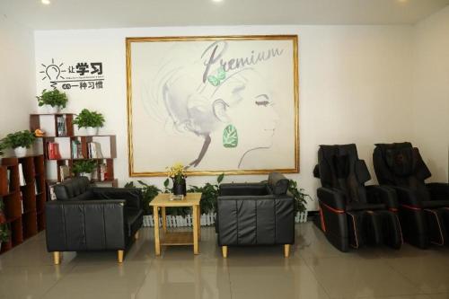 7 days premium chengdu du fu cottage southwestern university of finance metro station