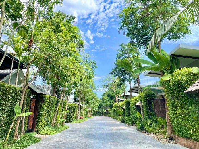 ip plus pool villa pattaya