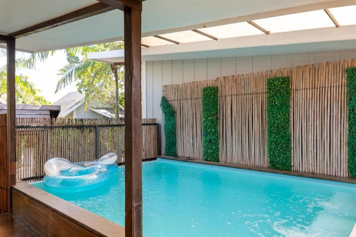 ip plus pool villa pattaya