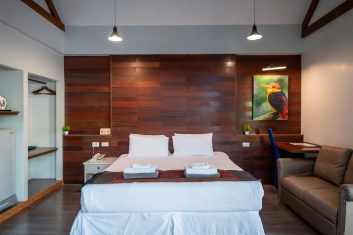 ip plus pool villa pattaya