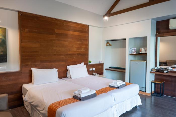 ip plus pool villa pattaya