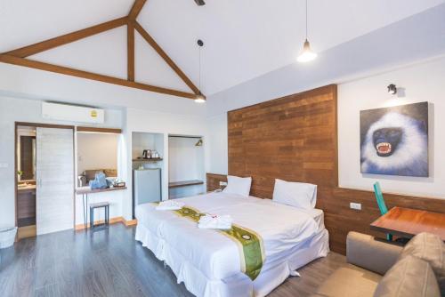 ip plus pool villa pattaya