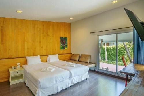 ip plus pool villa pattaya