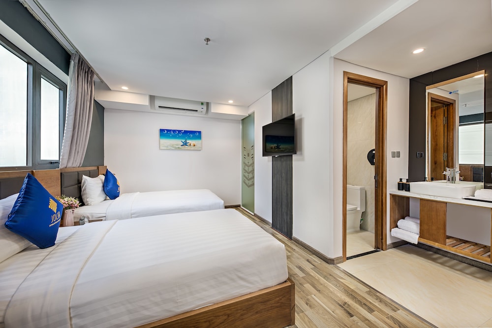 jolia hotel danang beach