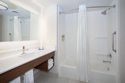 holiday inn express yreka shasta area by ihg