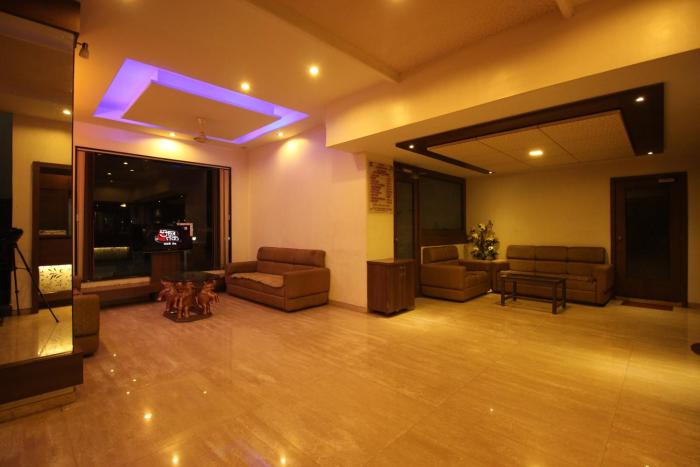 hotel laxmibai palace