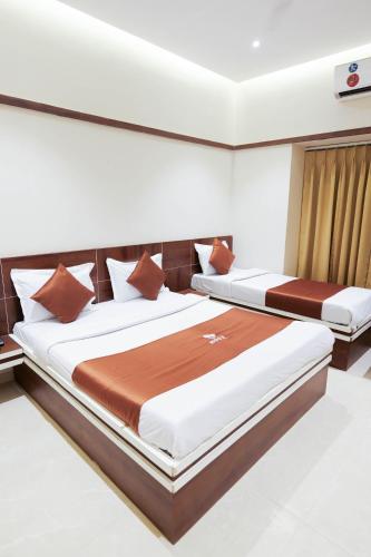 hotel laxmibai palace