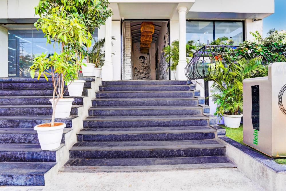 capital o ss suites near ragigudda sri prasanna anjaneyaswamy temple