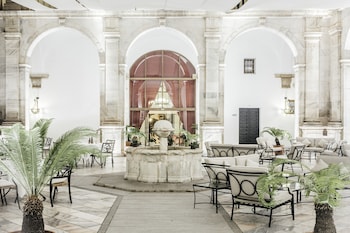 Parador De Zafra,Zafra>>Los Santos De Maimona,4 star