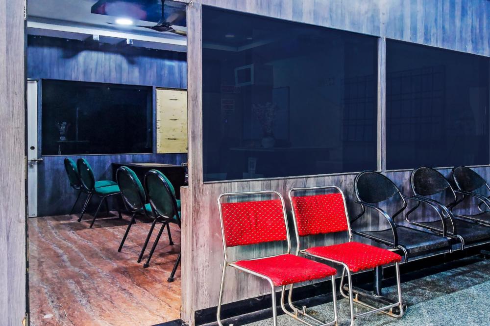 hotel o anuguna tulasi grand near jntu university hyderabad