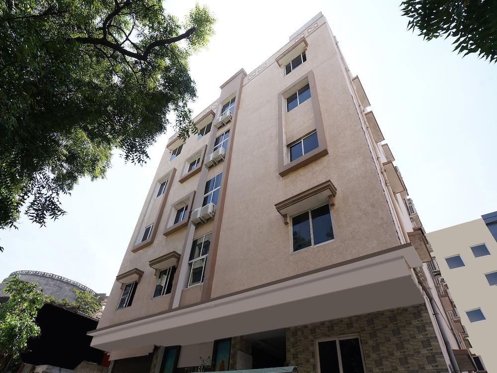 hotel o anuguna tulasi grand near jntu university hyderabad