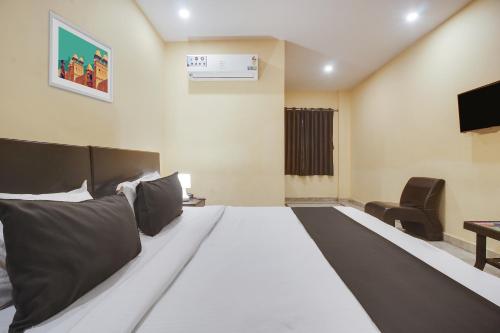 hotel o anuguna tulasi grand near jntu university hyderabad