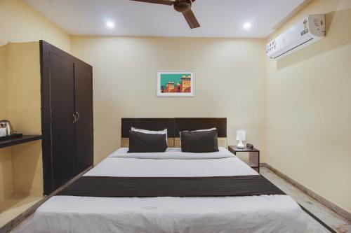 hotel o anuguna tulasi grand near jntu university hyderabad