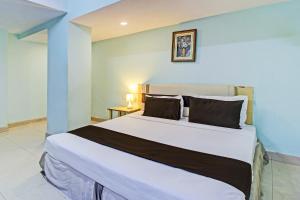 flagship hotel golden park vvg grand near asian satyam mall