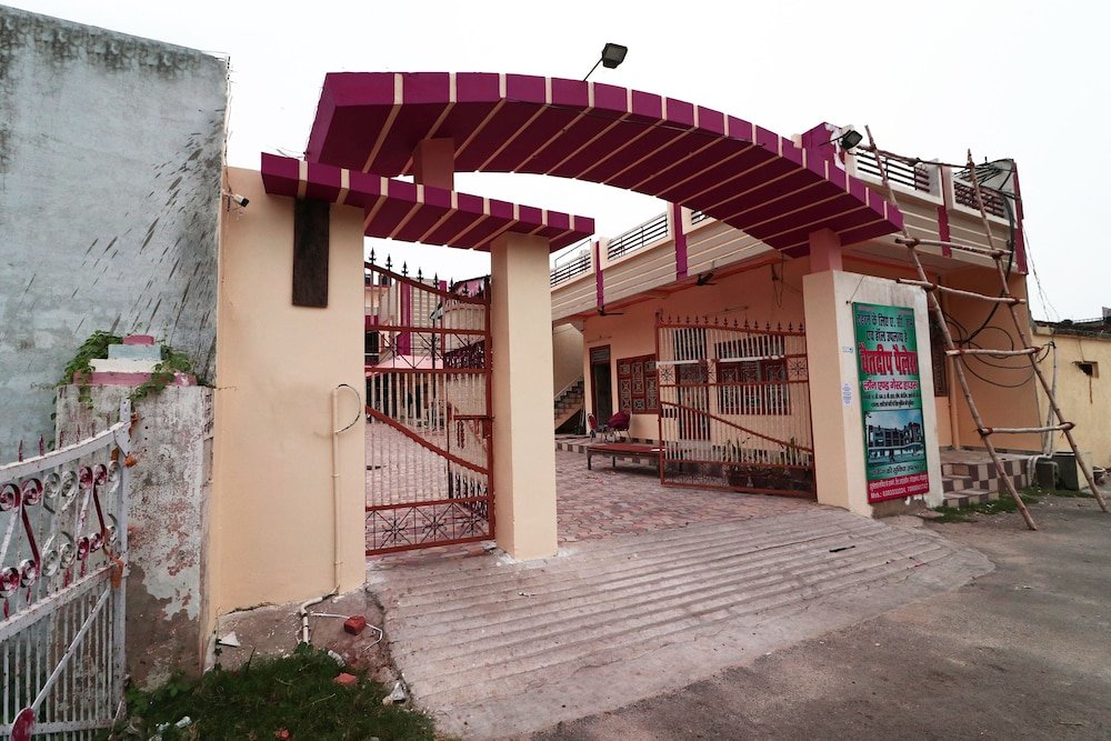 hotel o chaitdeep palace lawn and guest house