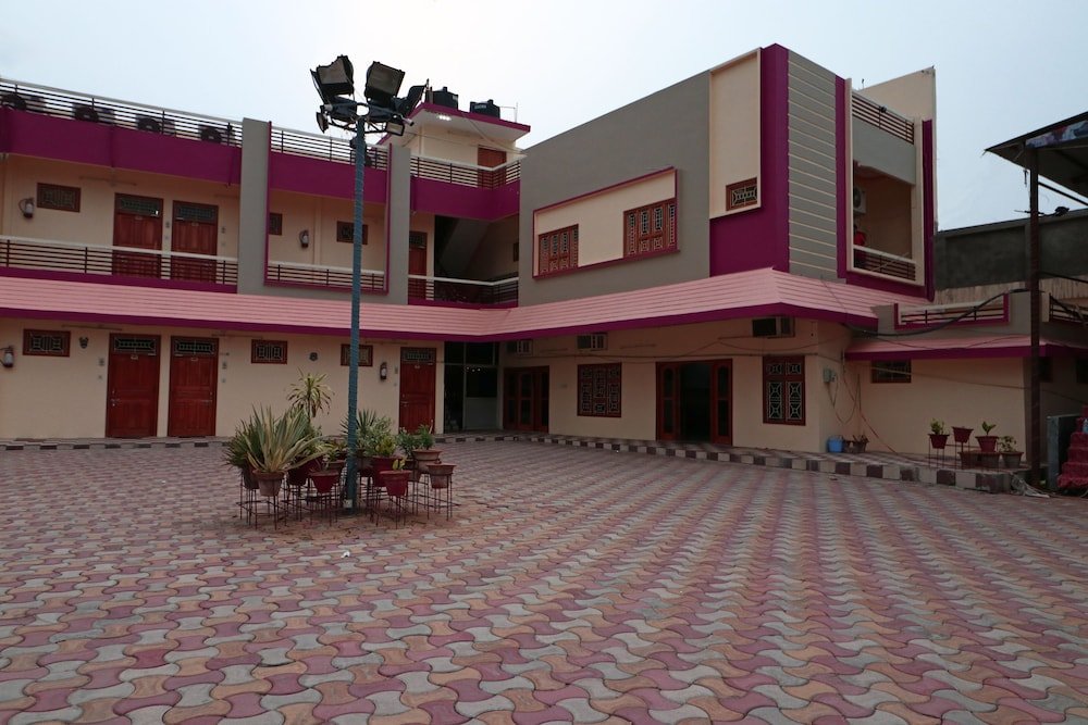 hotel o chaitdeep palace lawn and guest house