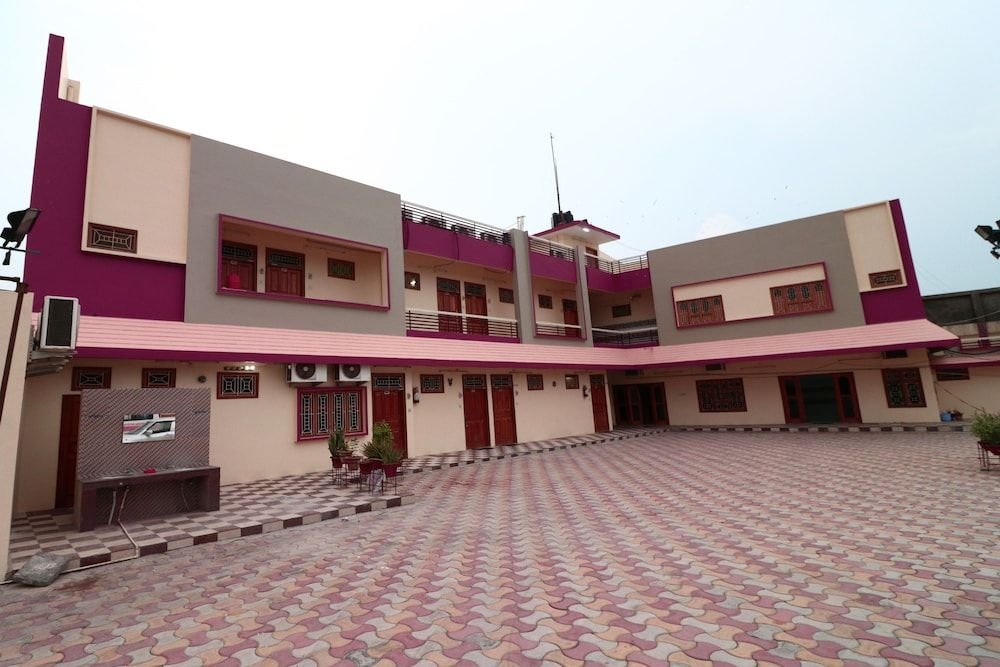 hotel o chaitdeep palace lawn and guest house