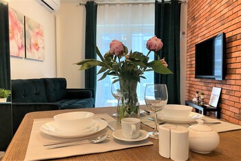 erapartments mennica residence