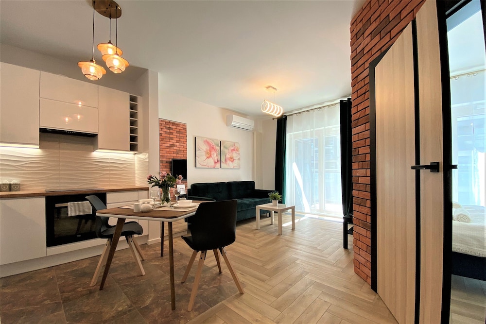 erapartments mennica residence