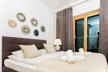 erapartments mennica residence