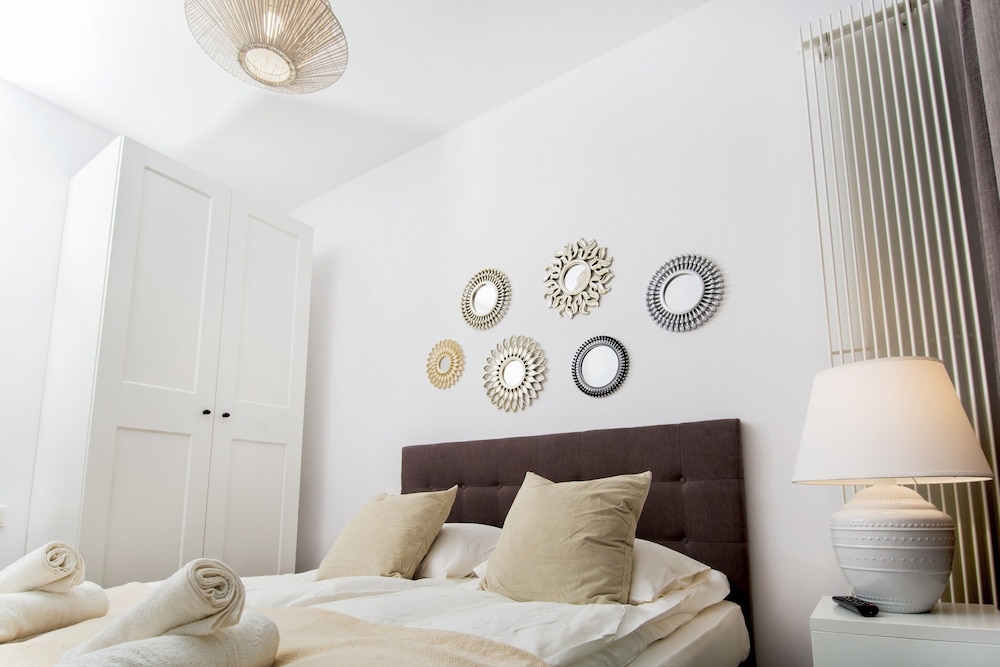 erapartments mennica residence