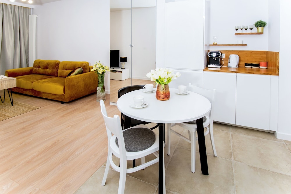 erapartments mennica residence