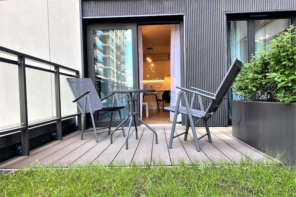 erapartments mennica residence