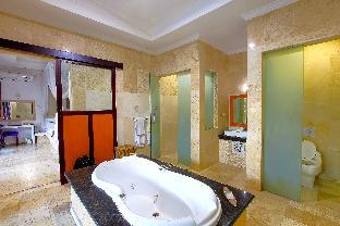 private pool villas in kuta