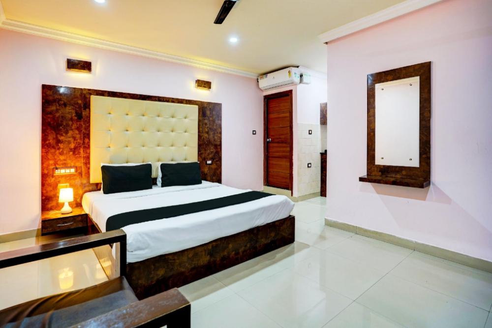 super townhouse mg road near commercial street