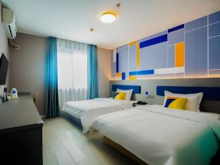 7 days inn xian railway station