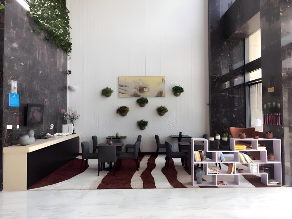 metropolo hotel wuhan jingkai wanda sports center metro station