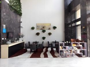 metropolo hotel wuhan jingkai wanda sports center metro station