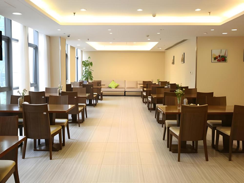 metropolo hotel wuhan jingkai wanda sports center metro station