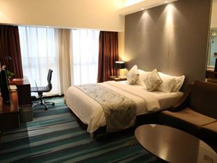 metropolo hotel wuhan jingkai wanda sports center metro station