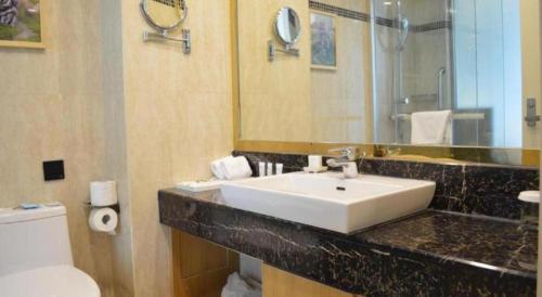 metropolo hotel kunshan jinying international kun opera theater