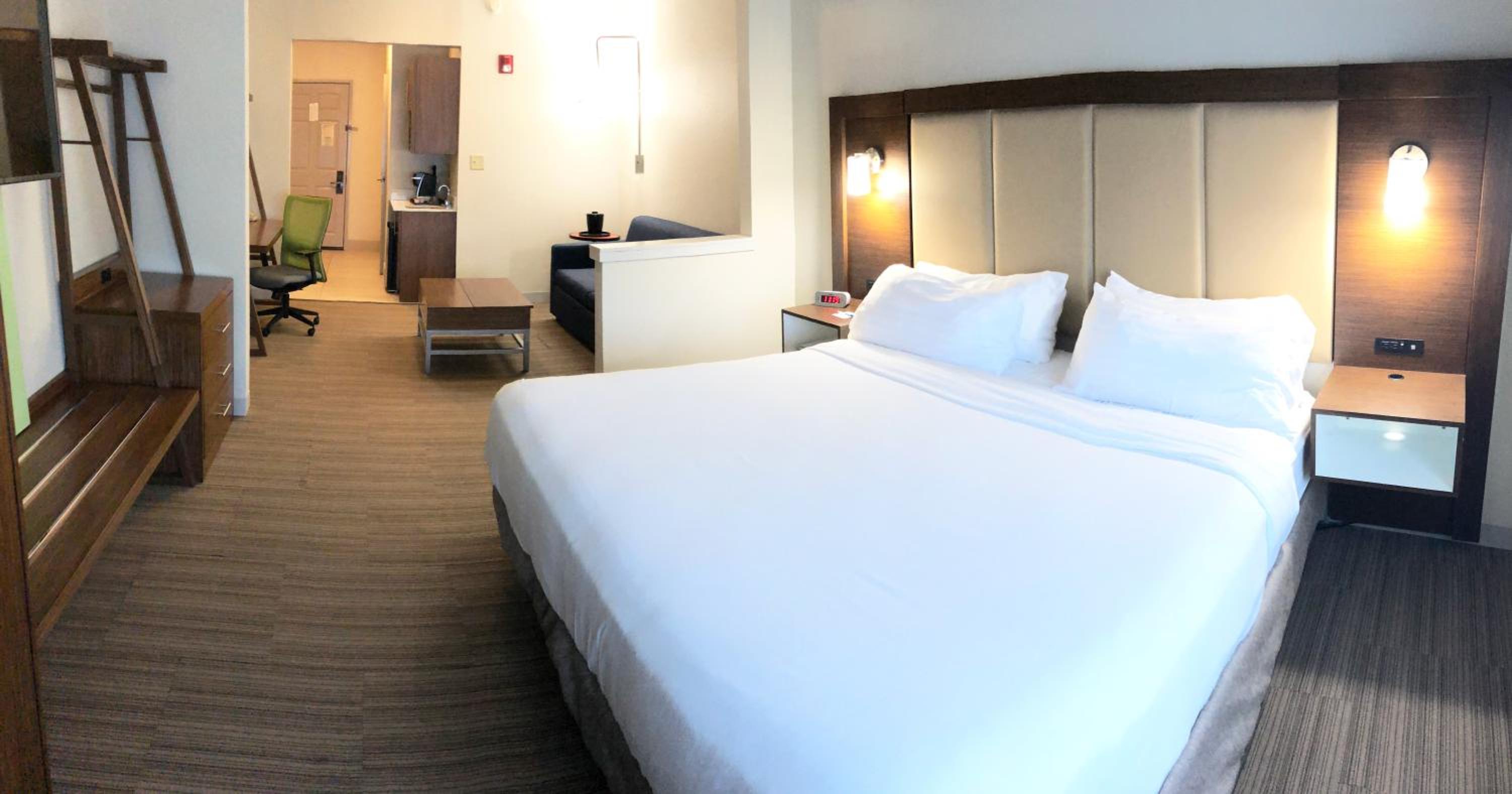 holiday inn express hotel and suites greenville by ihg