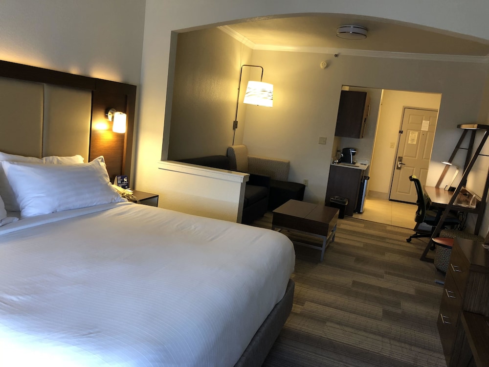 holiday inn express hotel and suites greenville by ihg