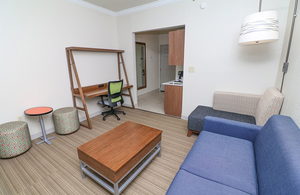 holiday inn express hotel and suites greenville by ihg