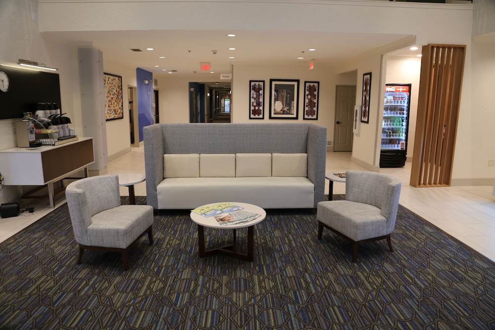 holiday inn express hotel and suites greenville by ihg