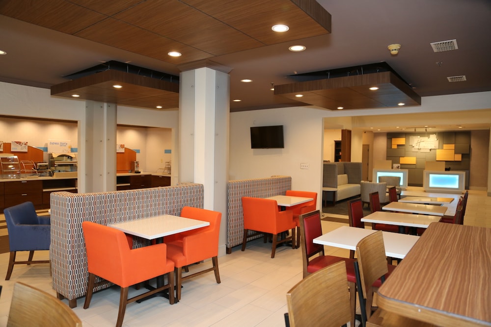 holiday inn express hotel and suites greenville by ihg