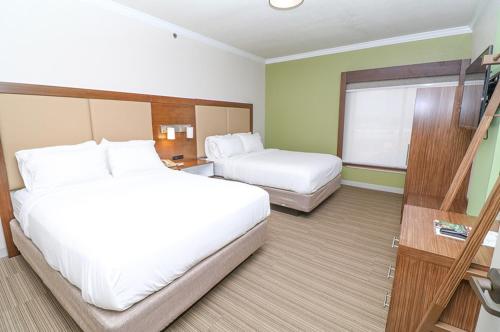 holiday inn express hotel and suites greenville by ihg