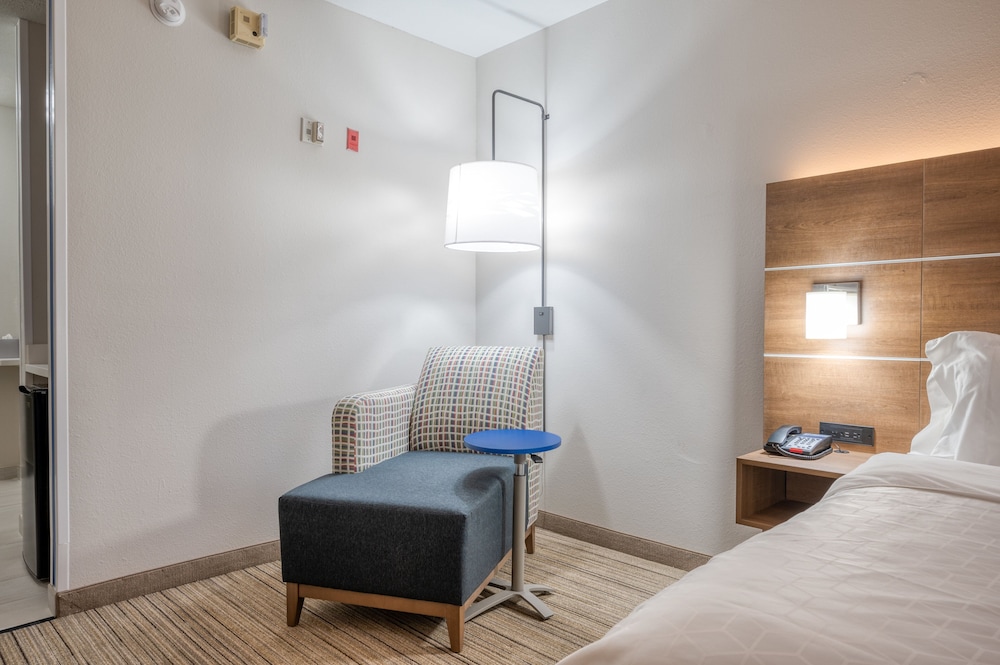holiday inn express hotel and suites greenville by ihg