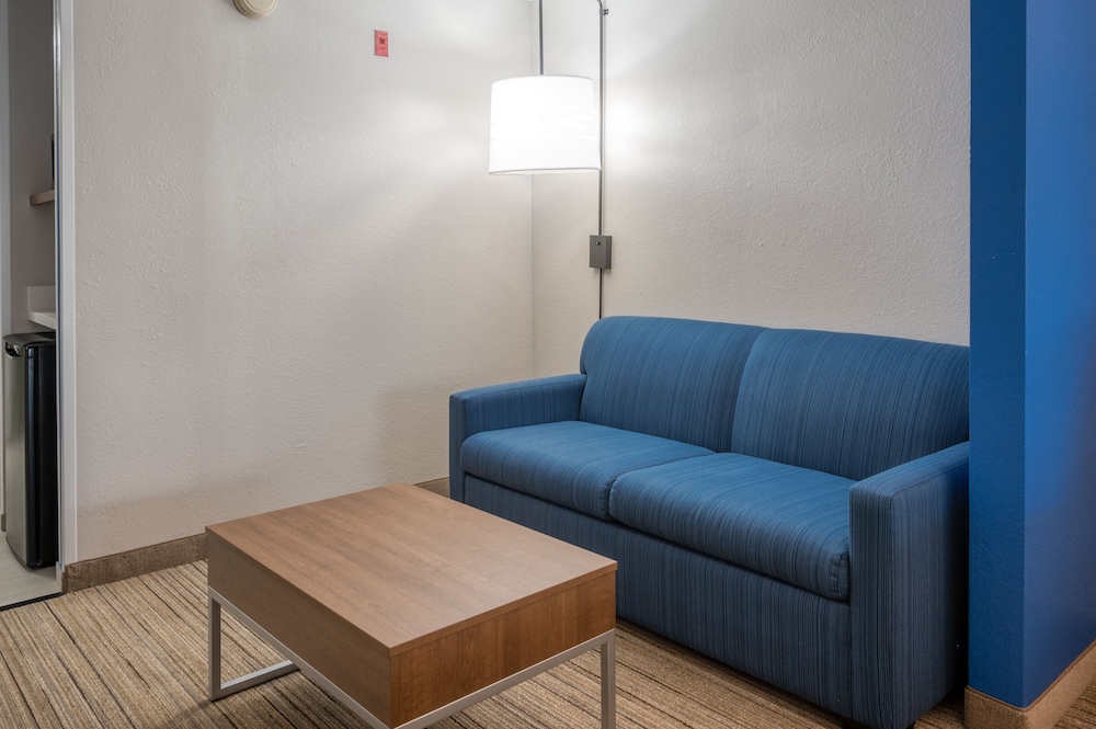 holiday inn express hotel and suites greenville by ihg