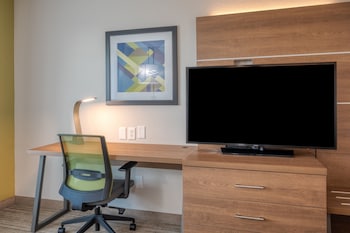 Holiday Inn Express Hotel & Suites Greenville By Ihg,Greenville>>Darke County,3 star
