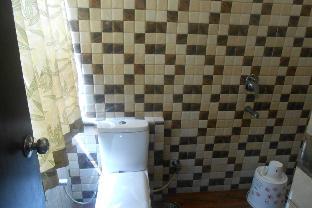 Oyo 23733 Surya Continental,India>>Lucknow,3 star