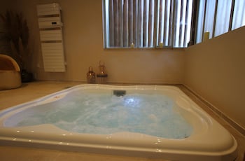 la haute flourie adults only